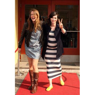 Nora Tschirner zeigt Babybauch