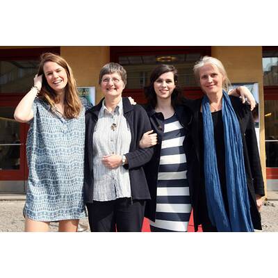 Nora Tschirner zeigt Babybauch