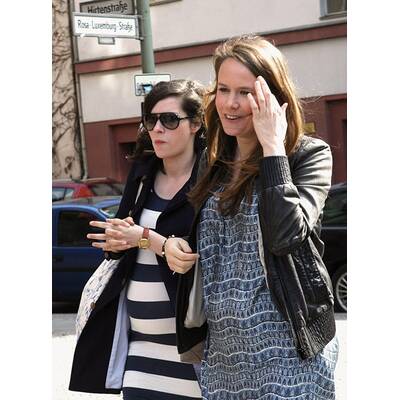 Nora Tschirner zeigt Babybauch