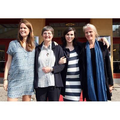 Nora Tschirner zeigt Babybauch