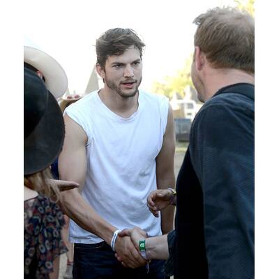 Ashton Kutcher als Cowboy auf Musikfestival 