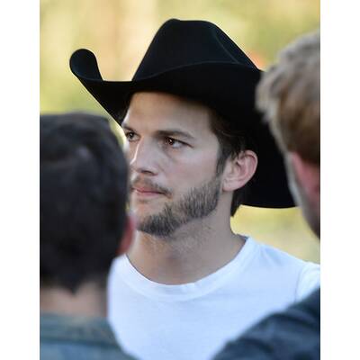 Ashton Kutcher als Cowboy auf Musikfestival 