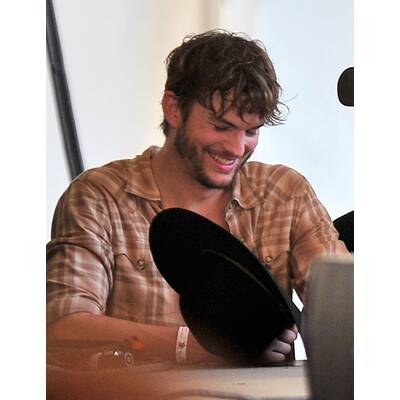 Ashton Kutcher als Cowboy auf Musikfestival 