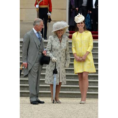 Strahlende Kate verzaubert bei Gartenfest der Queen