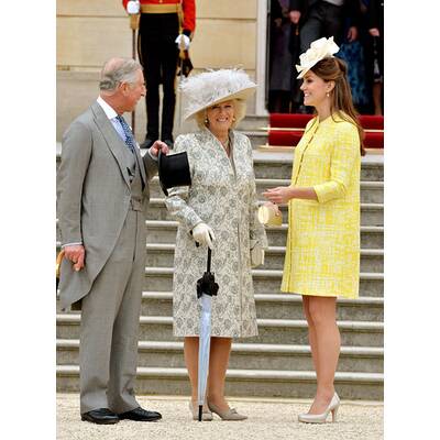 Strahlende Kate verzaubert bei Gartenfest der Queen