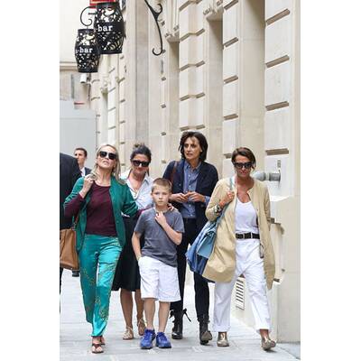 Sharon Stone zeigt, dass sie nichts darunter trägt