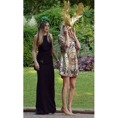 Prinz Charles, Camilla und Cara amüsieren sich prächtig