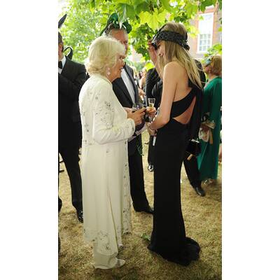 Prinz Charles, Camilla und Cara amüsieren sich prächtig