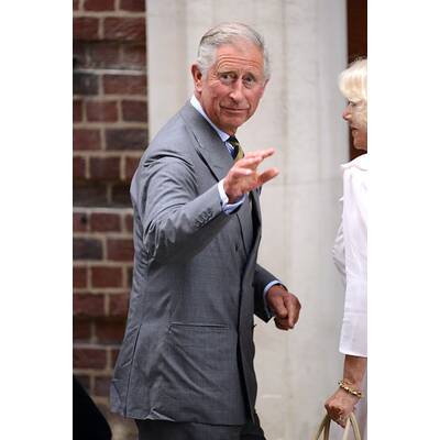 Prinz Charles & Camilla besuchen das Baby im Spital