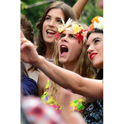 Cara Delevingne lässt die Sau raus