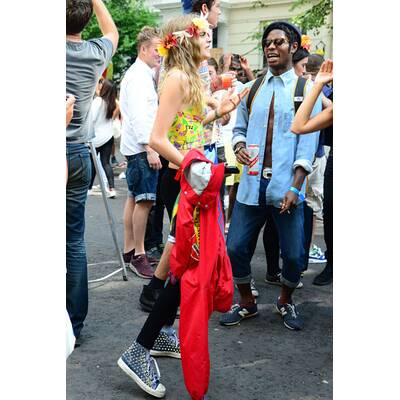 Cara Delevingne lässt die Sau raus