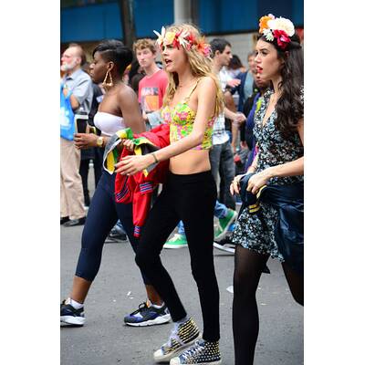 Cara Delevingne lässt die Sau raus