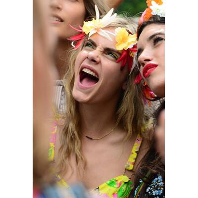 Cara Delevingne lässt die Sau raus