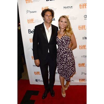 Scarlett Johansson mit Verlobungsring