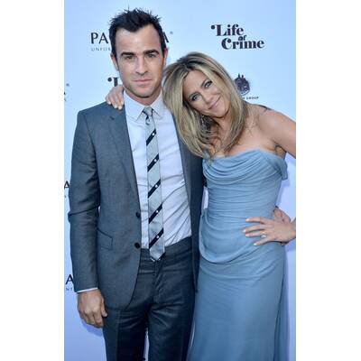 Jennifer Aniston verliebt mit Lover Theroux