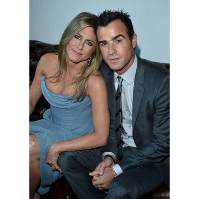 Jennifer Aniston verliebt mit Lover Theroux