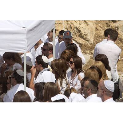 Ashton Kutcher & Mila Kunis trauern um Kabbala-Boss