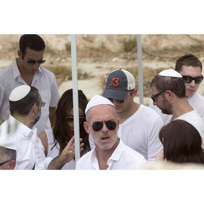 Ashton Kutcher & Mila Kunis trauern um Kabbala-Boss