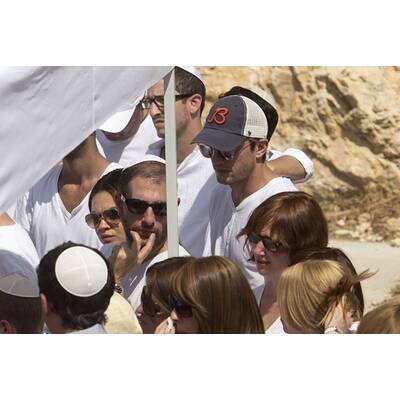 Ashton Kutcher & Mila Kunis trauern um Kabbala-Boss