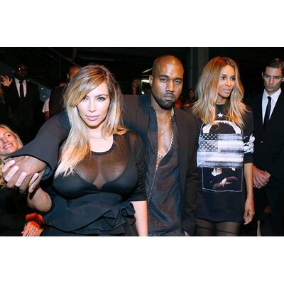 Kim Kardashian & Kanye West superhappy