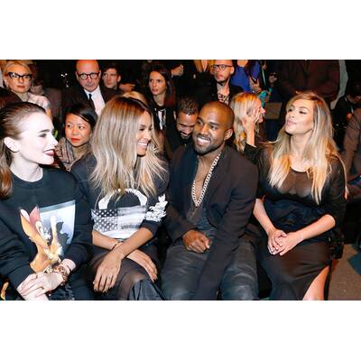 Kim Kardashian & Kanye West superhappy