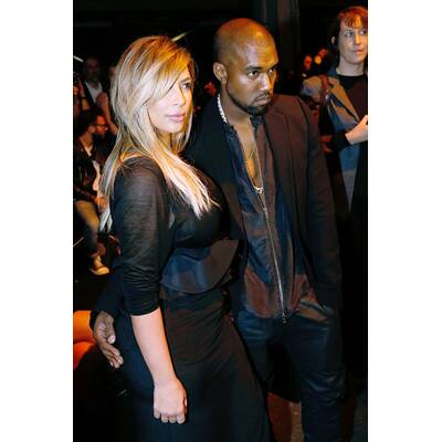 Kim Kardashian & Kanye West superhappy