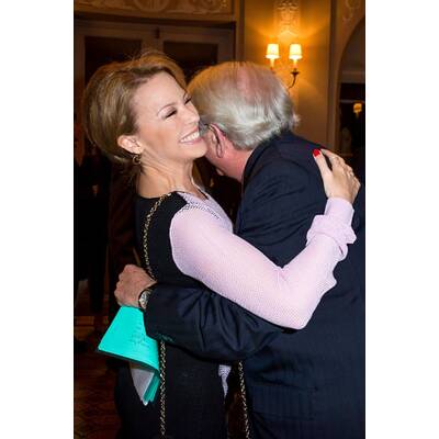 Tapfere Kylie Minogue lächelt trotz Trennung