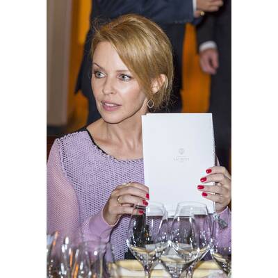 Tapfere Kylie Minogue lächelt trotz Trennung