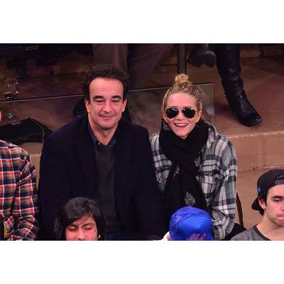 Mary-Kate Olsen bekommt ein Bussi