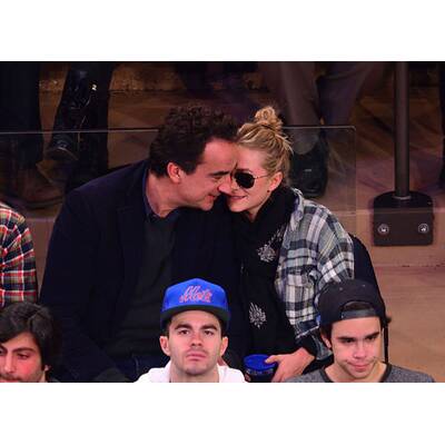 Mary-Kate Olsen bekommt ein Bussi