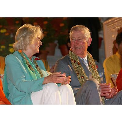 Charles & Camilla bei indischer Aarti Zeremonie