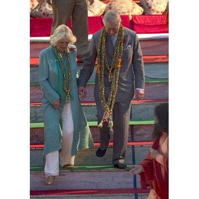 Charles & Camilla bei indischer Aarti Zeremonie
