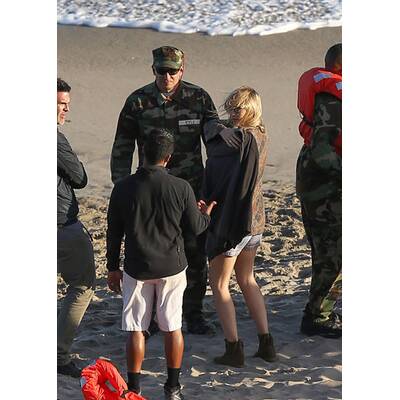 Bradley Cooper & Suki Waterhouse schmusen am Filmset