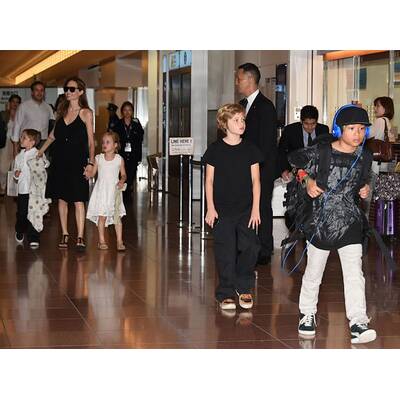 Angelina Jolie mit Pax, Shiloh, Knox und Vivienne in Japan