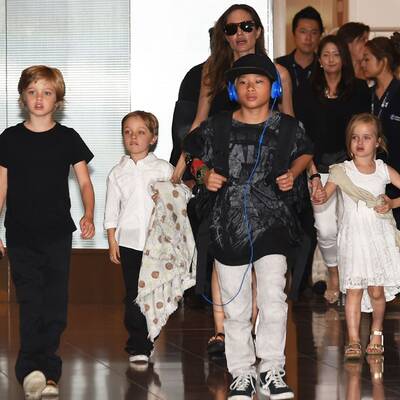 Angelina Jolie mit Pax, Shiloh, Knox und Vivienne in Japan