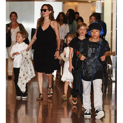 Angelina Jolie mit Pax, Shiloh, Knox und Vivienne in Japan