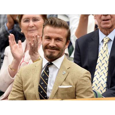 David Beckham führt Mama Sandra zu Tennismatch aus