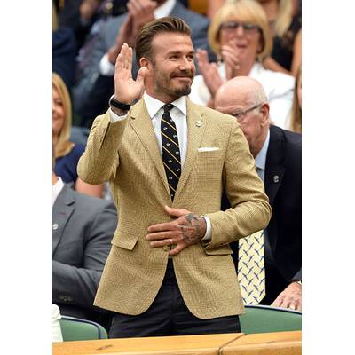 David Beckham führt Mama Sandra zu Tennismatch aus