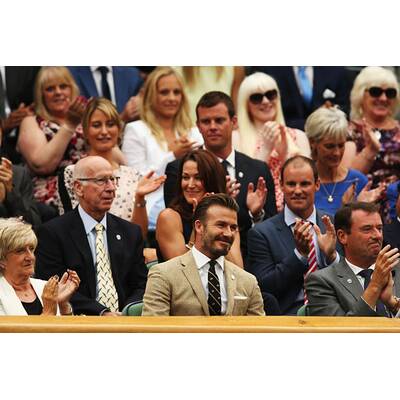 David Beckham führt Mama Sandra zu Tennismatch aus
