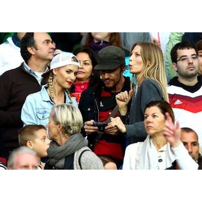 Lena Gercke jubelt Sami Khedira zu