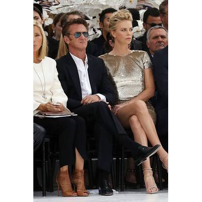 Charlize Theron & Sean Penn turteln bei Pariser Fashion Week
