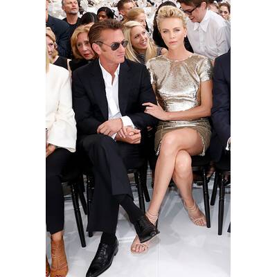 Charlize Theron & Sean Penn turteln bei Pariser Fashion Week