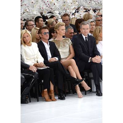 Charlize Theron & Sean Penn turteln bei Pariser Fashion Week