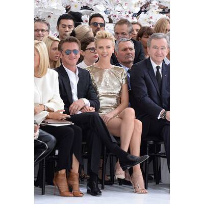 Charlize Theron & Sean Penn turteln bei Pariser Fashion Week