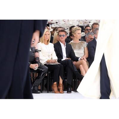 Charlize Theron & Sean Penn turteln bei Pariser Fashion Week