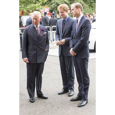 Prinz William & Harry unterwegs mit Papa Charles