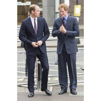 Prinz William & Harry unterwegs mit Papa Charles