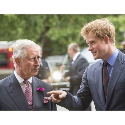 Prinz William & Harry unterwegs mit Papa Charles
