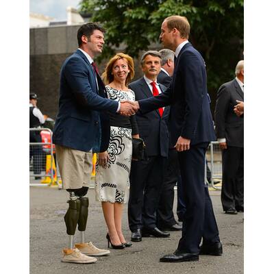 Prinz William & Harry unterwegs mit Papa Charles