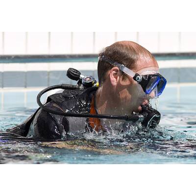 Prinz William macht unter Wasser eine gute Figur